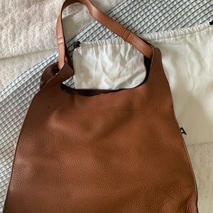 CUYANA Oversized Double Loop Bag Caramel Pebbled Leather